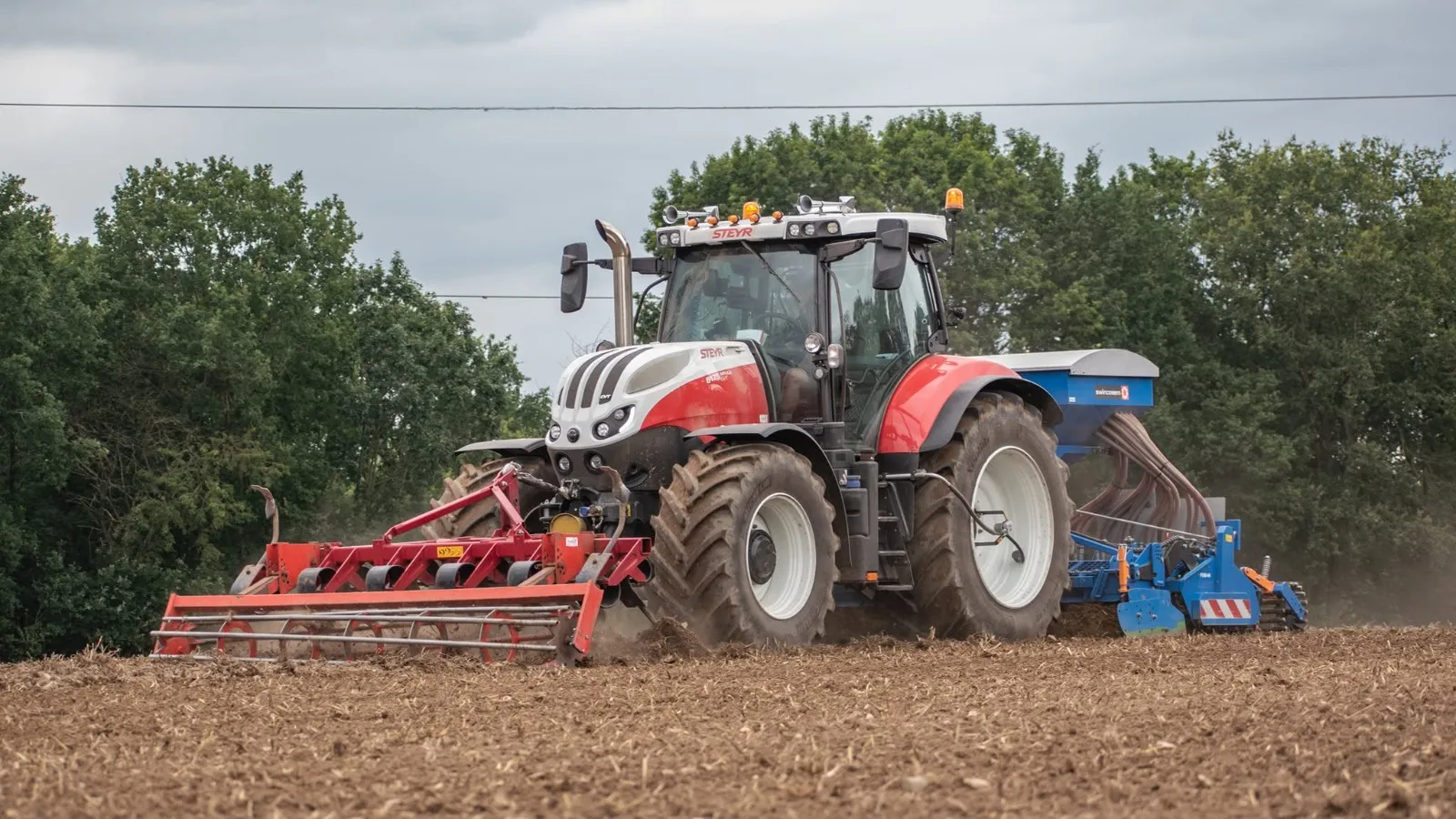 Gras zaaien na de maïsoogst: najaarswerkzaamheden die snel daar zijn